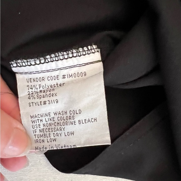 Women's NRG by Barco scrub top. Small - Picture 7 of 7